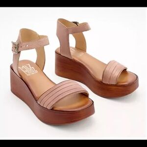 Miz Mooz Women's Gwyneth Pearl